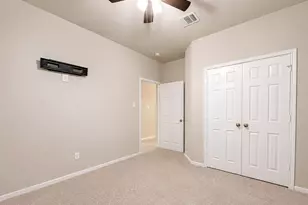 6409 Hollock Meadows Ln, Houston, TX 77048 - Photo 10