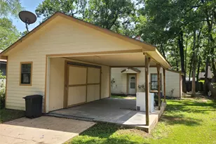 26605 Orchid Ct, Huntsville, TX 77320 - Photo 2