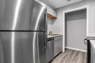 9519 Pagewood Ln, Houston, TX 77063 - Photo 8