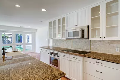 5642 Wickersham Lane, Houston, TX 77056 - Photo 8