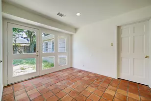 5642 Wickersham Ln, Houston, TX 77056 - Photo 10