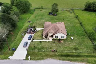 8515 E Sherri Cir, Manvel, TX 77578 - Photo 4