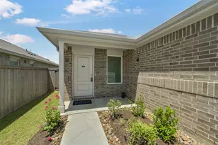 911 Lago Laceno Ln, Huffman, TX 77336 - Photo 2