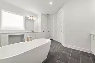 18917 Moonriver St, Conroe, TX 77302 - Photo 10