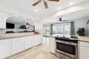 223 Easterly Dr, Tiki Island, TX 77554 - Photo 16