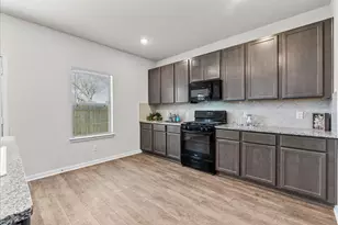 6738 Blimp Base Rd, Hitchcock, TX 77563 - Photo 16