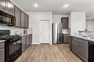 6738 Blimp Base Rd, Hitchcock, TX 77563 - Photo 18