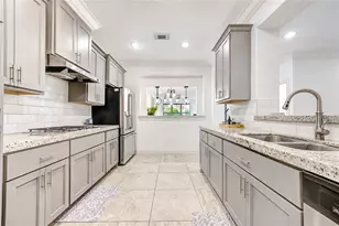 13605 Teal Bluff Ln, Houston, TX 77077 - Photo 14