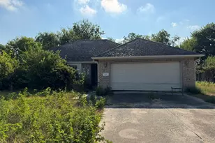 1033 Theresa St, Houston, TX 77051 - Photo 1