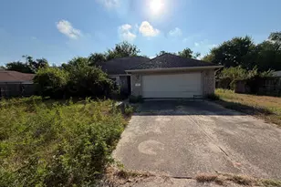 1033 Theresa St, Houston, TX 77051 - Photo 2