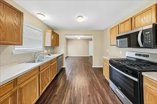 12702 Rio Quatro Dr, Houston, TX 77045 - Photo 2