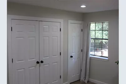 2401 Sycamore Avenue #B3, Huntsville, TX 77340 - Photo 4