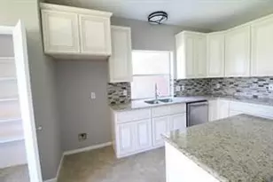 15618 Claremont Ct, Sugar Land, TX 77498 - Photo 8