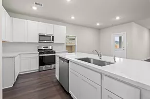 2429 E Heritage Dr, Dayton, TX 77535 - Photo 6