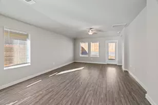 2014 Darlington Oak Dr, Conroe, TX 77304 - Photo 6