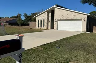 8437 Winthrop St, Houston, TX 77075 - Photo 2