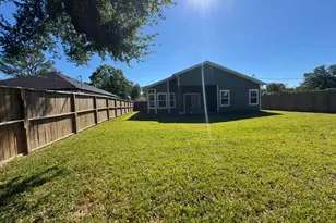 8437 Winthrop St, Houston, TX 77075 - Photo 20