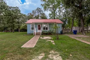 145 Pine Hollow Ln, Huntsville, TX 77320 - Photo 2
