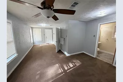 1322 Avenue N #B, Huntsville, TX 77340 - Photo 14