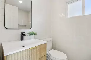 2019 Magnolia Dr, La Marque, TX 77568 - Photo 2