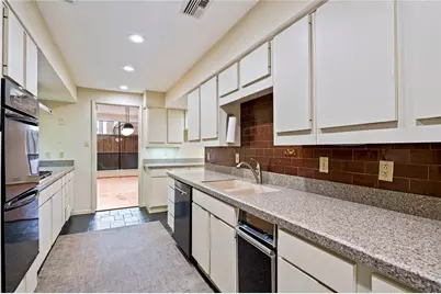 5300 Mercer Street #7, Houston, TX 77005 - Photo 12
