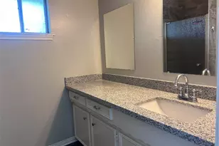 13611 Fernhill Dr, Sugar Land, TX 77498 - Photo 10