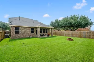 5201 Pale Sage Ln, Rosharon, TX 77583 - Photo 2