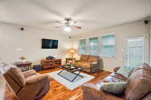 5201 Pale Sage Ln, Rosharon, TX 77583 - Photo 4