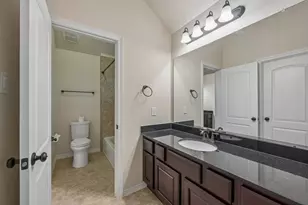 13909 N Lake Branch Ln, Houston, TX 77044 - Photo 34