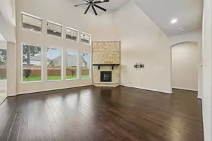 13909 N Lake Branch Ln, Houston, TX 77044 - Photo 8