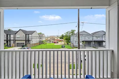 909 E 33rd Street, Houston, TX 77022 - Photo 24