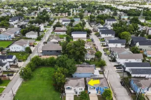 909 E 33rd St, Houston, TX 77022 - Photo 38