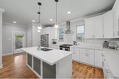 909 E 33rd Street, Houston, TX 77022 - Photo 12