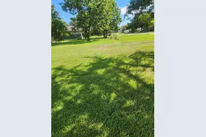 815 Bowie Street, Baytown, TX 77520 - Photo 4