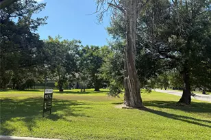 815 Bowie St, Baytown, TX 77520 - Photo 1