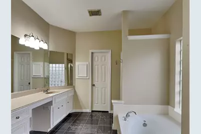 141 S Laguna Pointe Drive, League City, TX 77573 - Photo 10