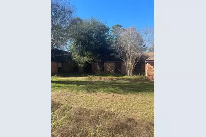 1408 N Main Street, Highlands, TX 77562 - Photo 10