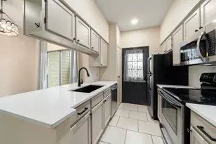 7575 Cambridge St, Houston, TX 77054 - Photo 8