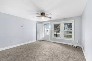 312 N Magnolia St, Highlands, TX 77562 - Photo 4