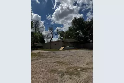 7444 Avenue P, Houston, TX 77011 - Photo 2
