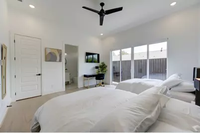 5702 Fairdale Ln #C, Houston, TX 77057 - Photo 8