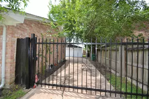 12711 Westleigh Dr, Houston, TX 77077 - Photo 40