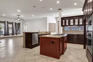 6223 Duke Trail Ln, Sugar Land, TX 77479 - Photo 10