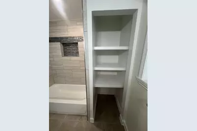 519 N Shady Lane, La Porte, TX 77571 - Photo 4