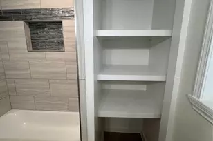 519 N Shady Ln, La Porte, TX 77571 - Photo 4