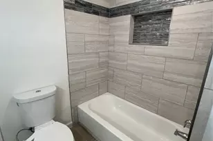 519 N Shady Ln, La Porte, TX 77571 - Photo 2