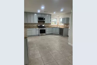 519 N Shady Lane, La Porte, TX 77571 - Photo 12