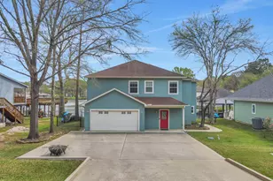 331 Holiday Ln, Coldspring, TX 77331 - Photo 2