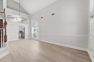 8203 Poplar Ct, Baytown, TX 77523 - Photo 4