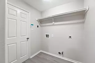 8203 Poplar Ct, Baytown, TX 77523 - Photo 10